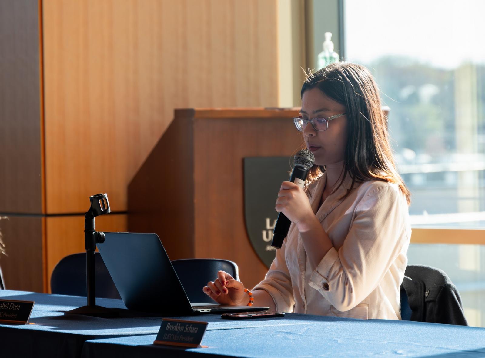 Isabel Dorn leads a meeting of the LUCC in Warch Campus Center.