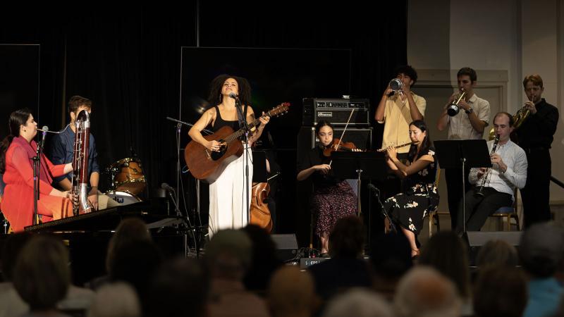劳伦斯室内乐节 Mile of Music performance