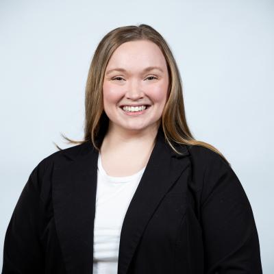 Deanna Kolell headshot